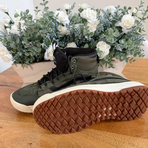 VANS winter boots in great condition ! - Picture 2 of 4